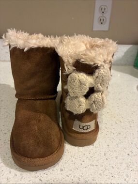 UGG BOOTS